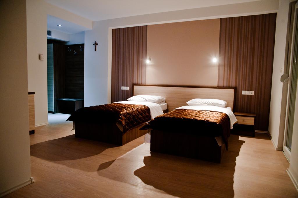 Hotel Lux เมจูโกเรีย ห้อง รูปภาพ