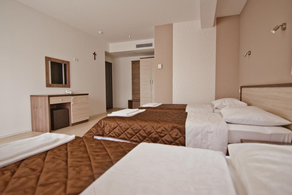 Hotel Lux เมจูโกเรีย ห้อง รูปภาพ