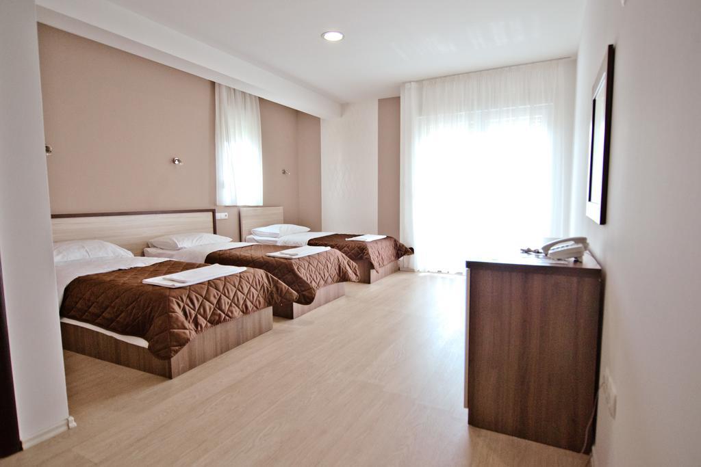 Hotel Lux เมจูโกเรีย ห้อง รูปภาพ