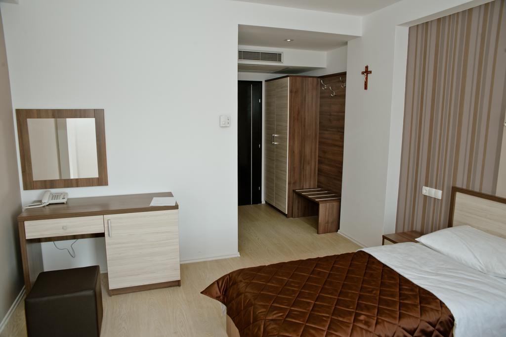 Hotel Lux เมจูโกเรีย ห้อง รูปภาพ